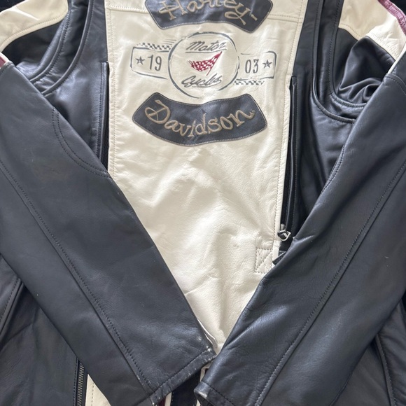 Women's Black and Cream Leather Jacket - Picture 3 of 8